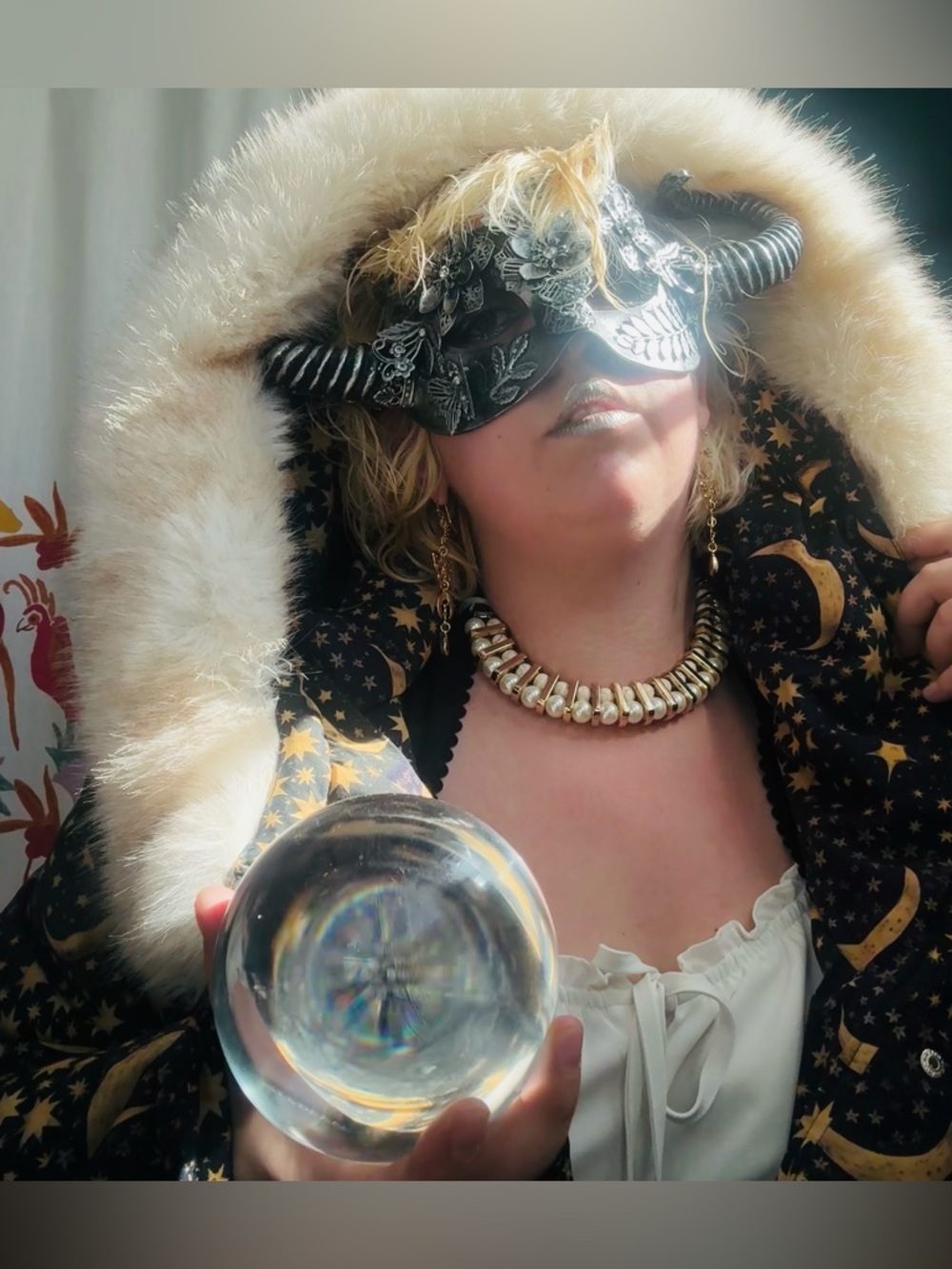 Venetian Mask and Lipstick by @alphagirlcomics! Earrings by @duchyrose!